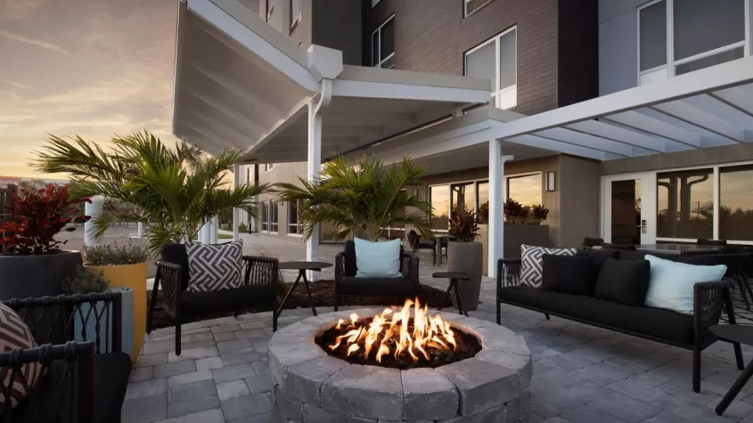 Firepit & Outdoor Seating