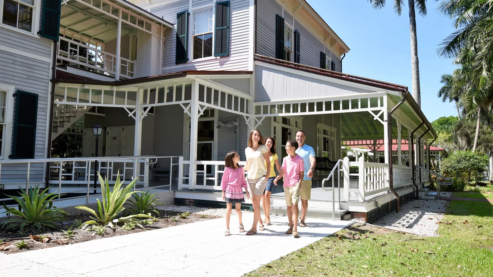 Children under 12 will be admitted free on Saturdays and Sundays with the purchase of an adult ticket.