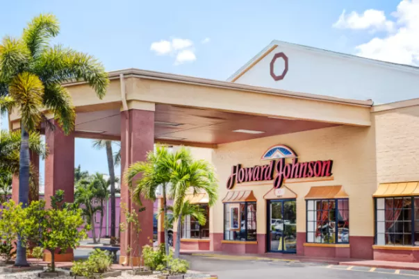 Howard Johnson By Wyndham Fort Myers
